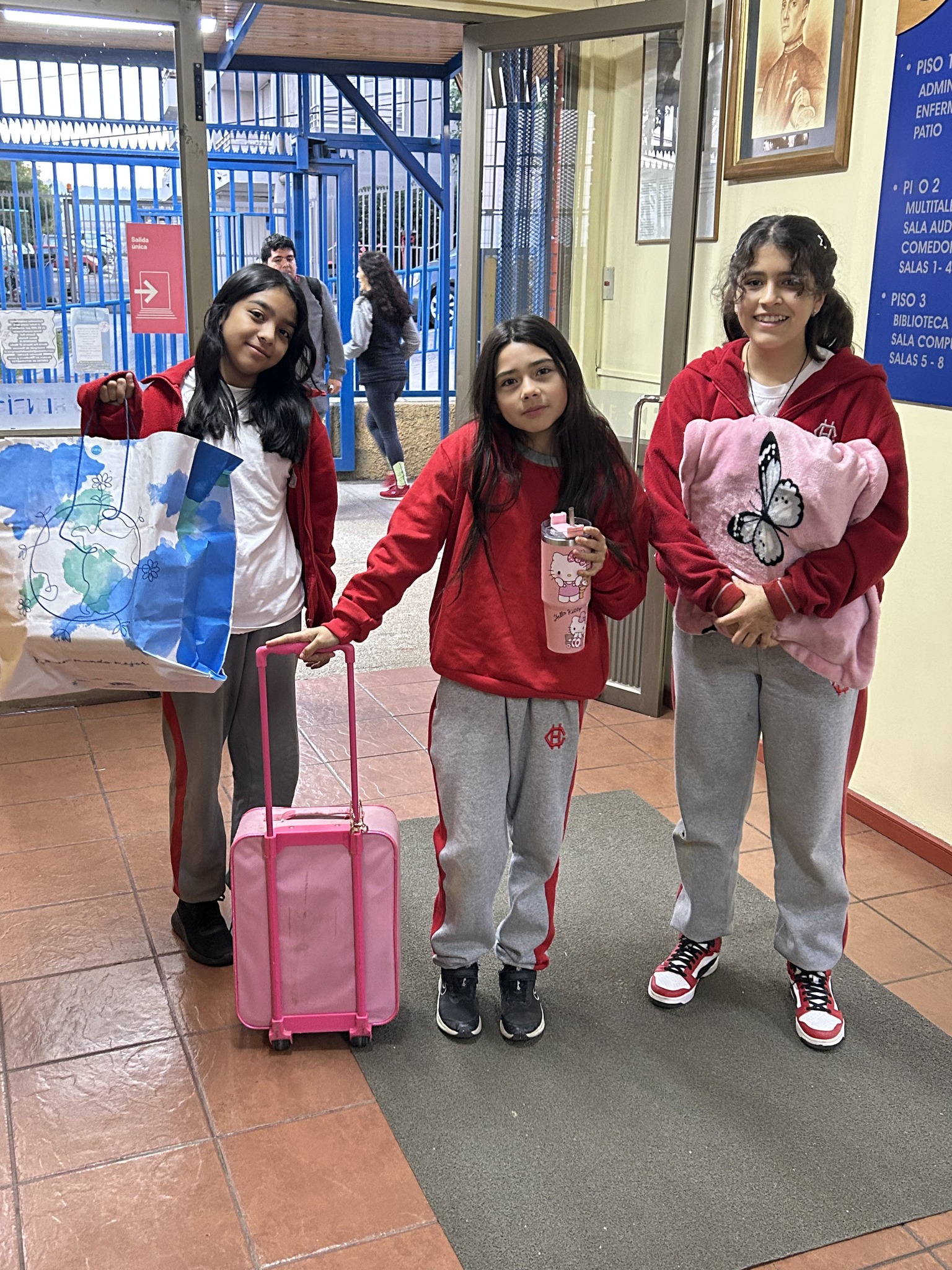 ¡Día sin Mochila en el Colegio HF Camilo Henríquez! 2025 - 491787677_1150133710242953_1706729980652118987_n.jpg